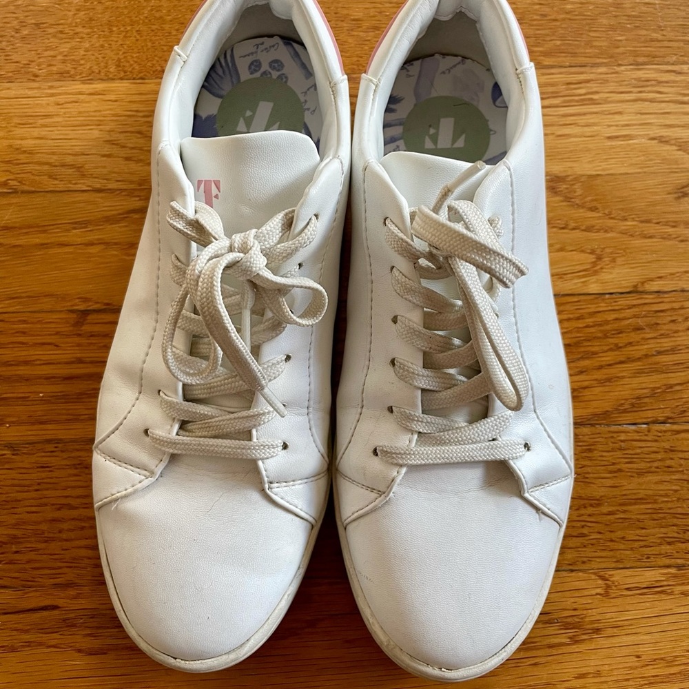 SOLD 🤍Thousand fell sneakers in baby pink